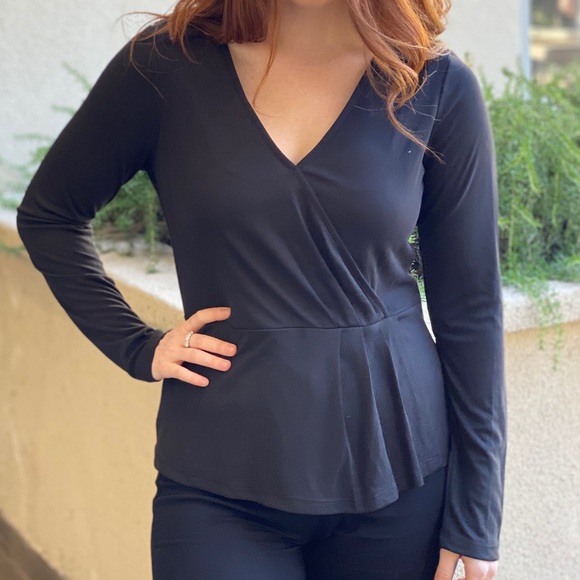 ribbed v neck peplum top - Picture 2 of 4